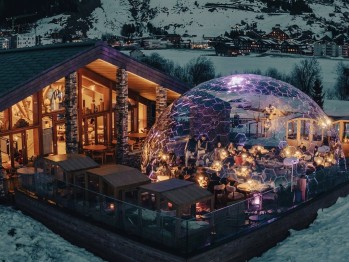 BUBBLE DOME, Ø 12 m, Höhe 6m, mit Glastüre