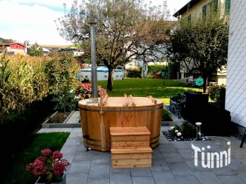 TÜNNI OVAL KONISCH für 5 Personen, Hotpot; Badefass; Badezuber; Badebottich; Hottub; Hot tub kaufen; Holzbadewanne; Badetonne; Hot Tubs; Alpenbad; Hotpot kaufen; Hotpot Schweiz; Garten Holzbad; Bain nordique; bain finlandais; Ofuro; spa en bois