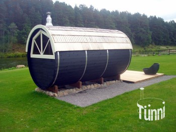 Saunafass 4.0m Länge, Ø 2.2m, Saunafass; Fasssauna; Gartensauna; Aussensauna; Faßsauna; Saunahaus; Saunafass Schweiz; Fasssauna kaufen; Sauna Holzofen; Sauna Beratung; fasssauna mit holzofen; Saunafass kaufen; außensauna kaufen; Saunaofen; Finnische Sauna