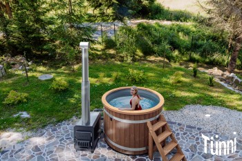 Kaufen Sie den TÜNNI POLY L Aussenofen HOTPOT & HOTTUB in der Schweiz. Die Poly Badezuber sind qualitativ hochstehende Badezuber. Entspannung in der Natur im eigenen Wellness SPA.