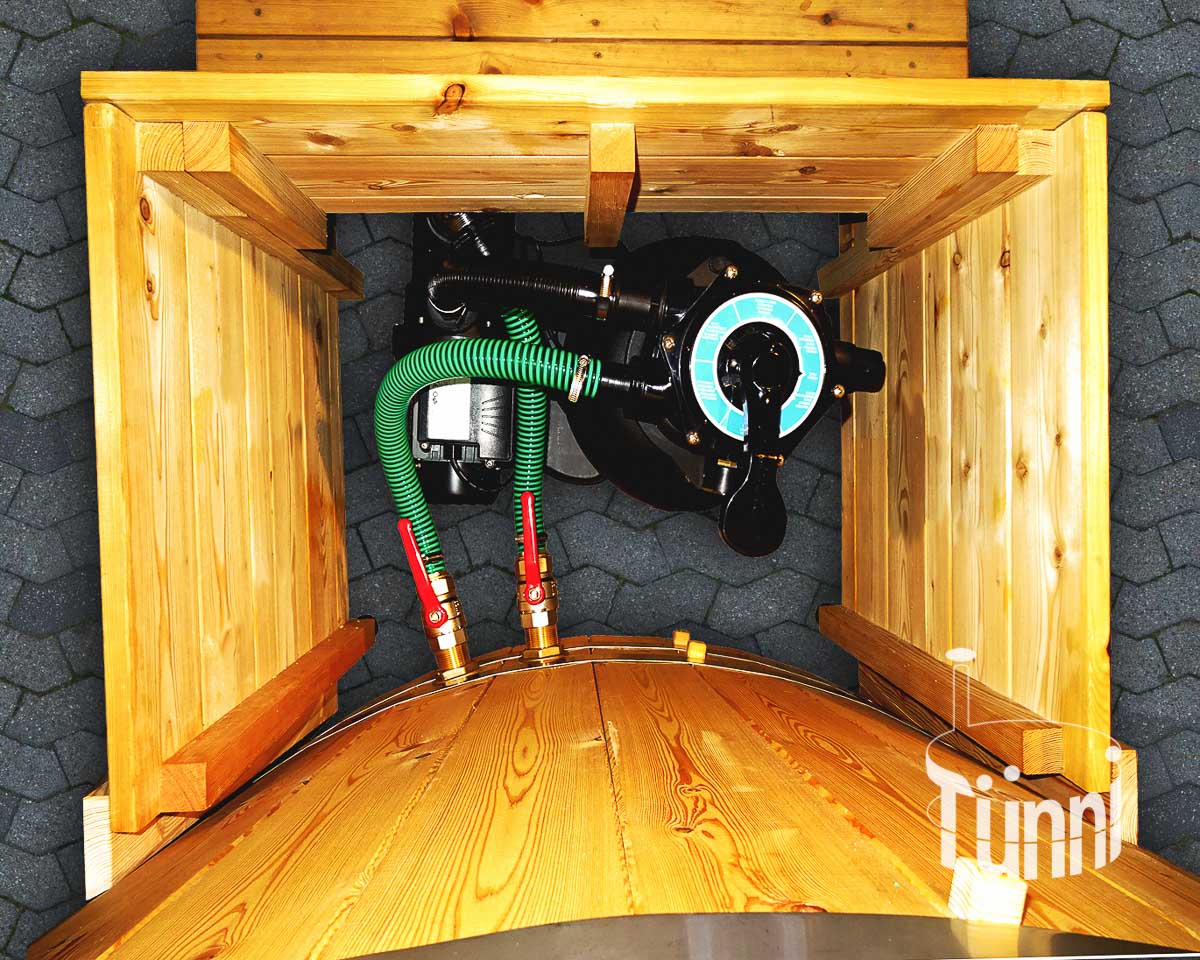 Hotpot Sandfilteranlage Treppe